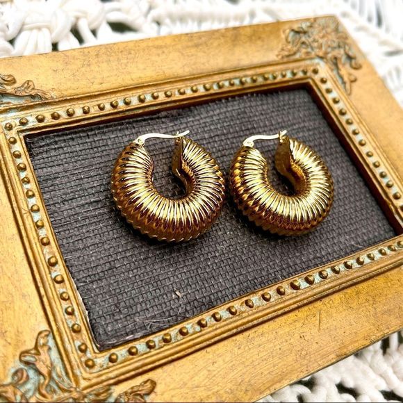 😍 LAST PAIR 😍GOLD TEXTURED HOOPS  GOLD PLATED STAINLESS STEEL ROBYN BOHO - Picture 10 of 14